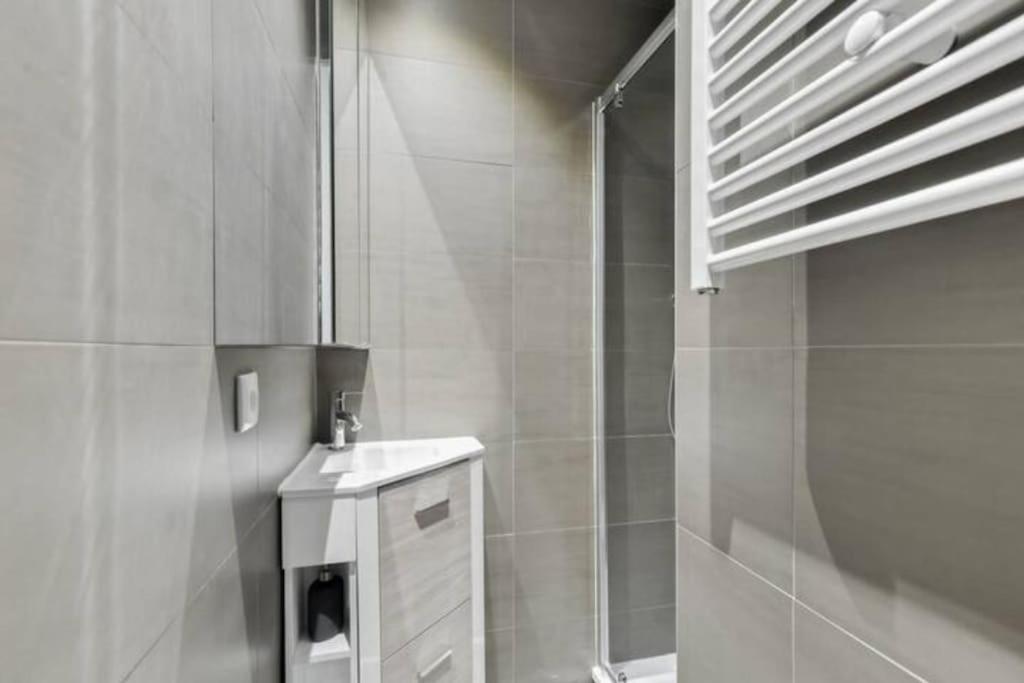 Charmant Appartement Entier A Montmartre Pour 4 Parigi Esterno foto